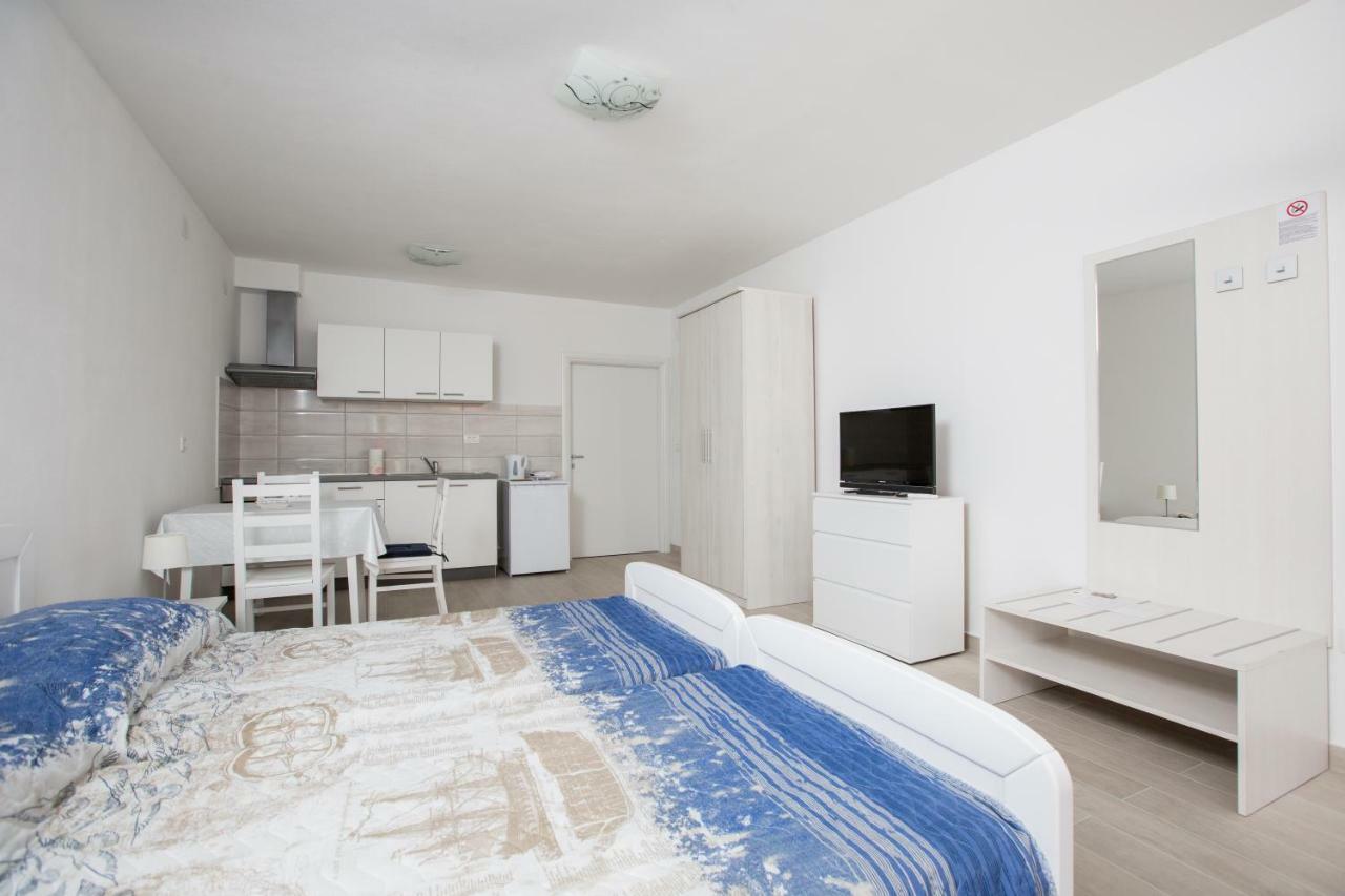 Apartmani Ve-Ro Опатія Екстер'єр фото